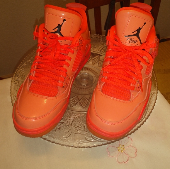 Jordan Woman's Hot Punch 4s - Picture 2 of 6
